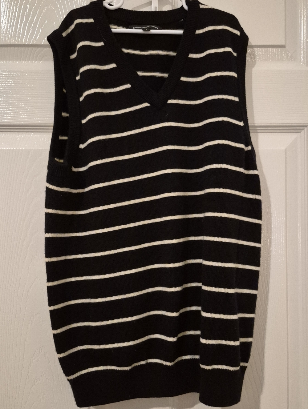 EXPRESS DESIGN STUDIO | SMALL | MEN'S STRIPED SWEATER VEST